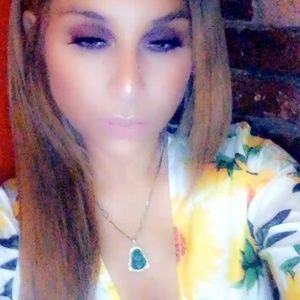 Meet your Posher, Leonela